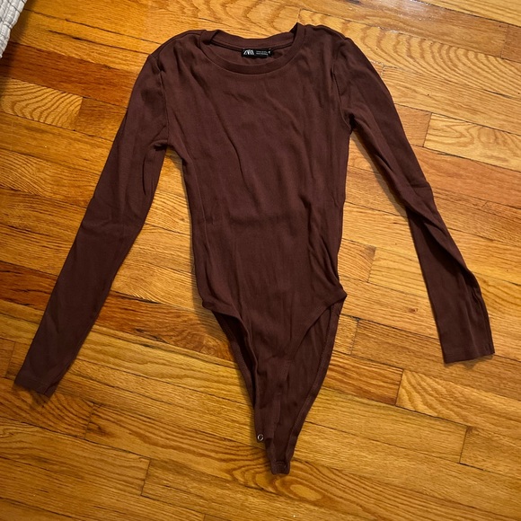 Zara Tops - Zara brown ribbed bodysuit